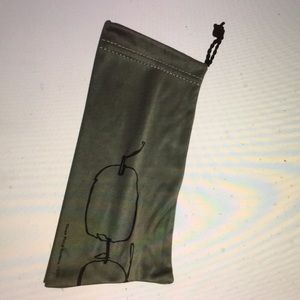OLIVER PEOPLES EYEGLASS POUCH NEW
